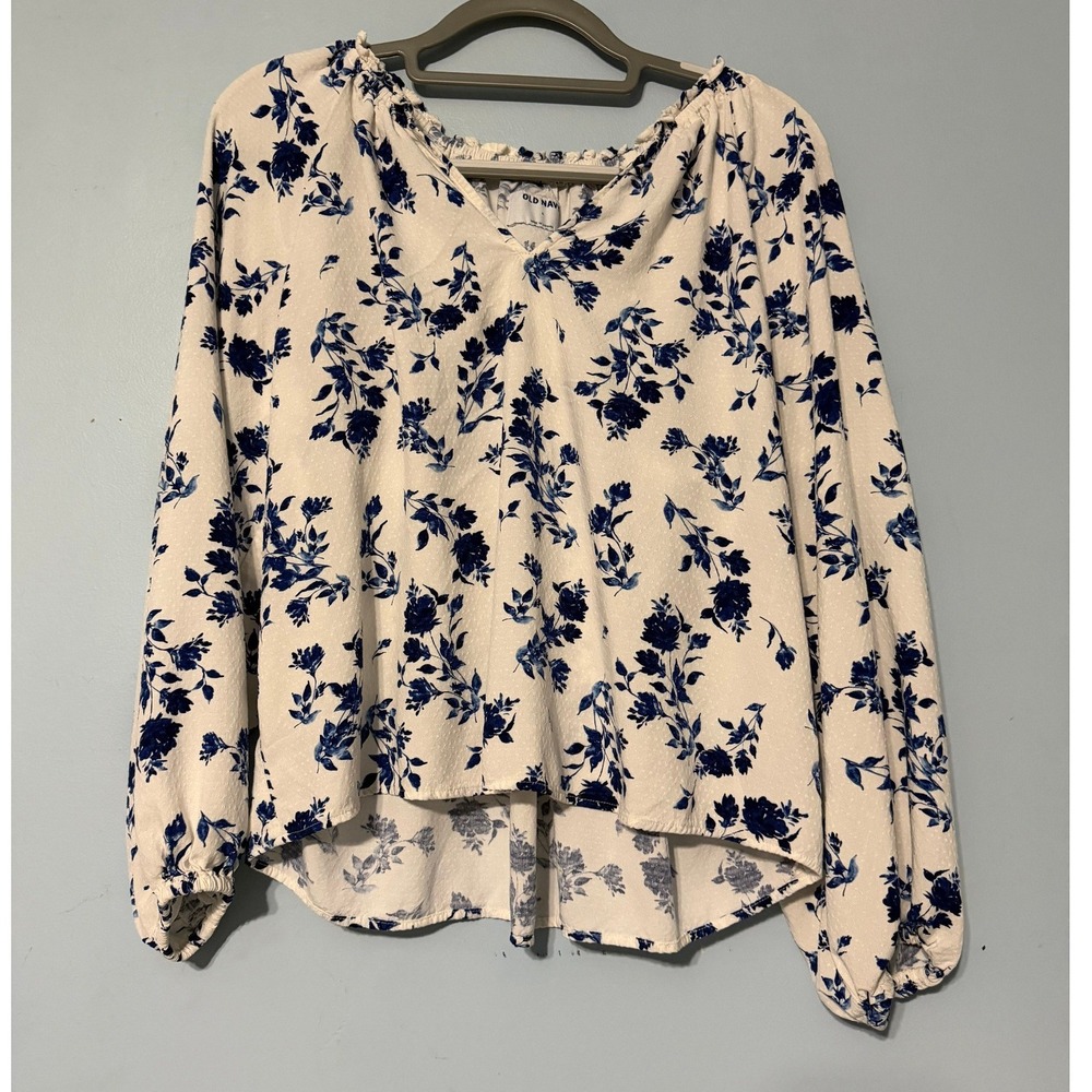 Old Navy L White Blue Floral Clip Dot V-Neck Blouse Long Sleeve Smocked 2227